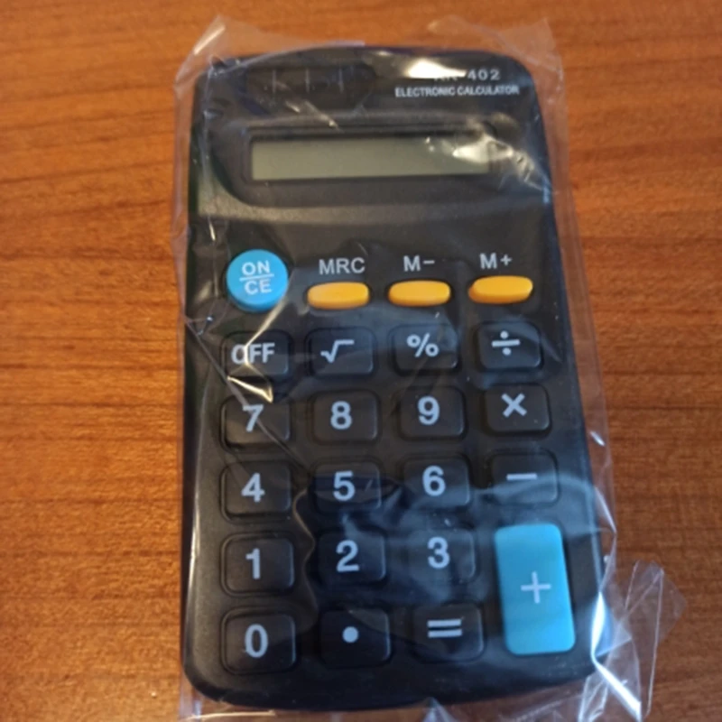 Преносим 8-цифрен електронен калкулатор игри на стандартни консумативи за изчисления