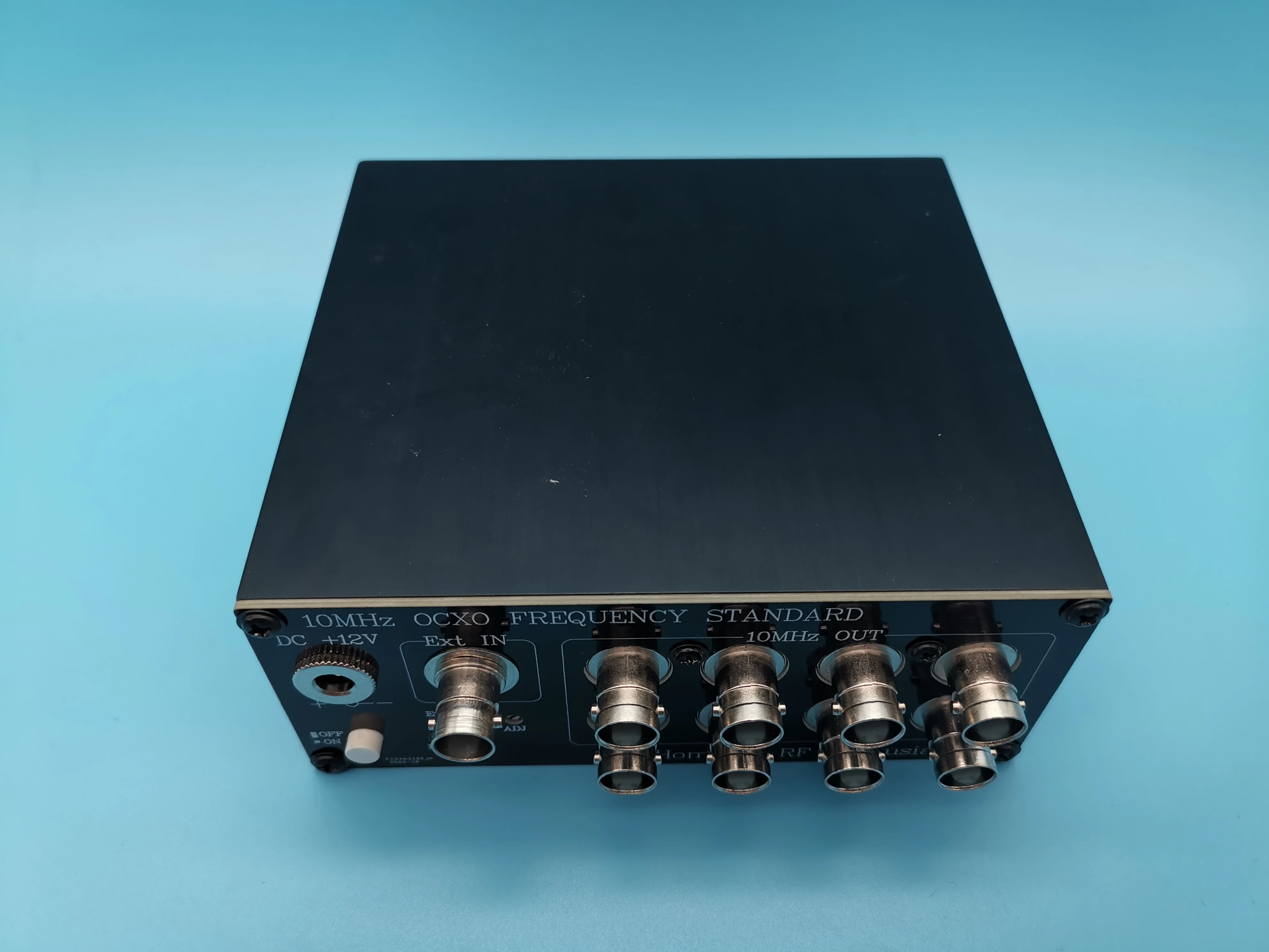 Стандартна честота OCXO 10 Mhz, референтен тактова честота 10 Mhz / 10 стока, 8-канален изход
